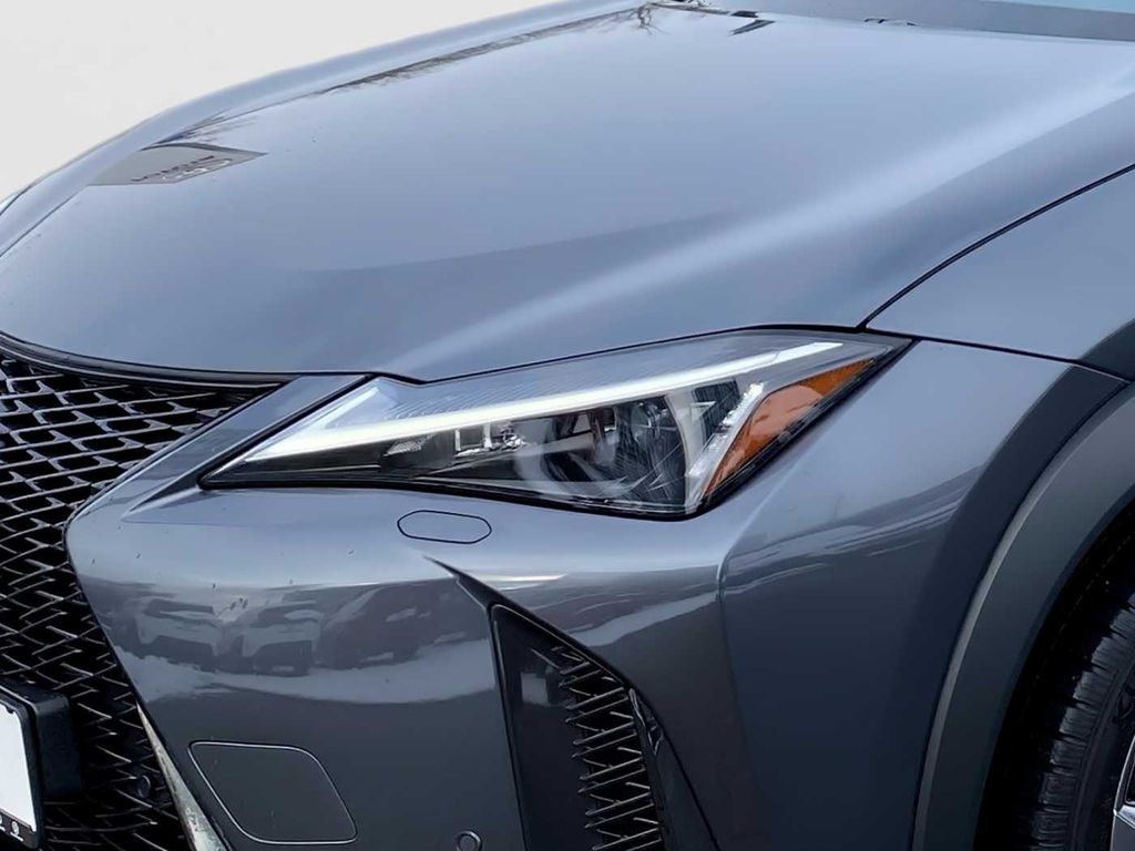 Lexus UX 2023