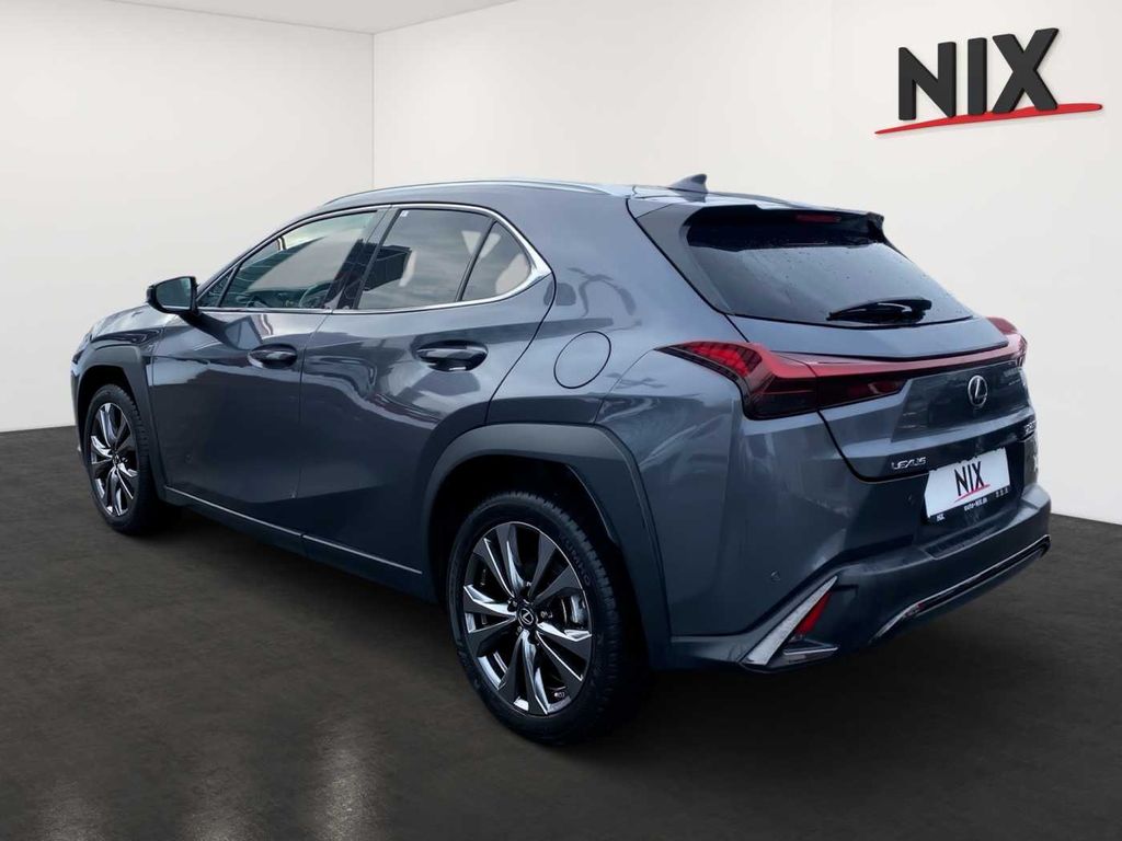 Lexus UX 2023
