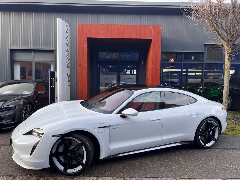 Porsche Taycan 2022