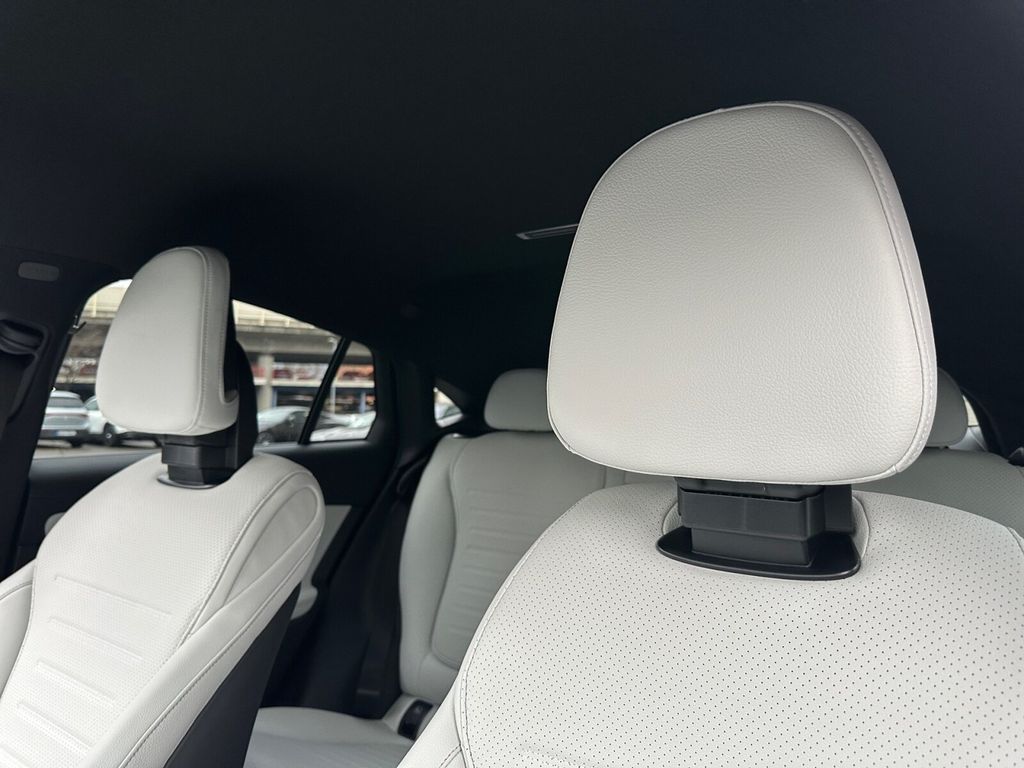 Mercedes-Benz GLC 300 2026