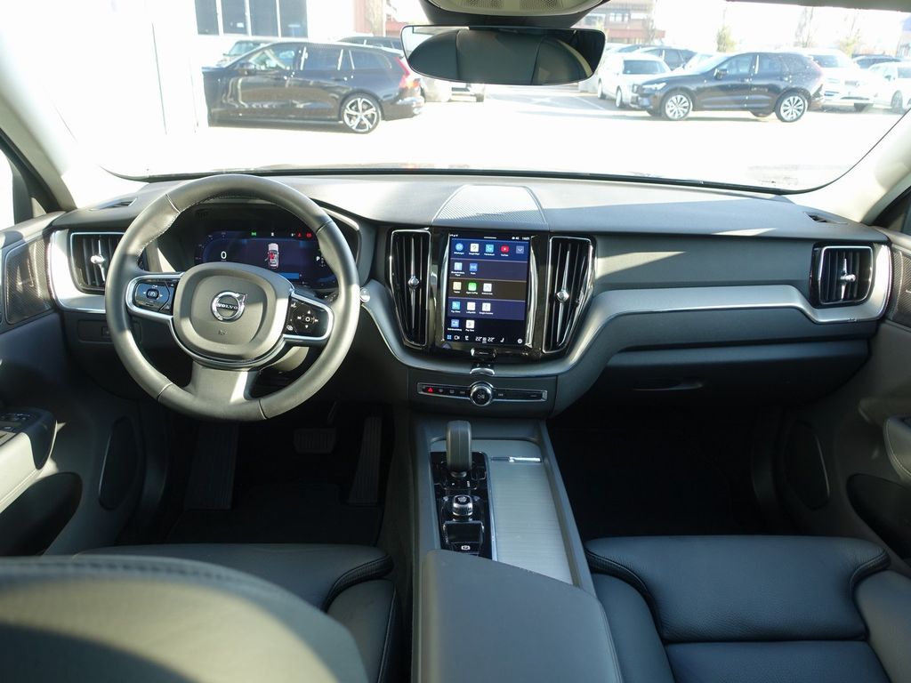 Volvo XC60 2025