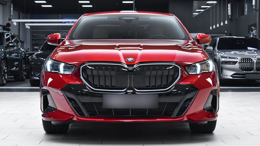 BMW 550 2025