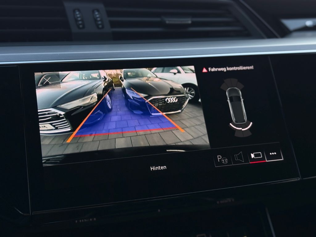 Audi e-tron 2022