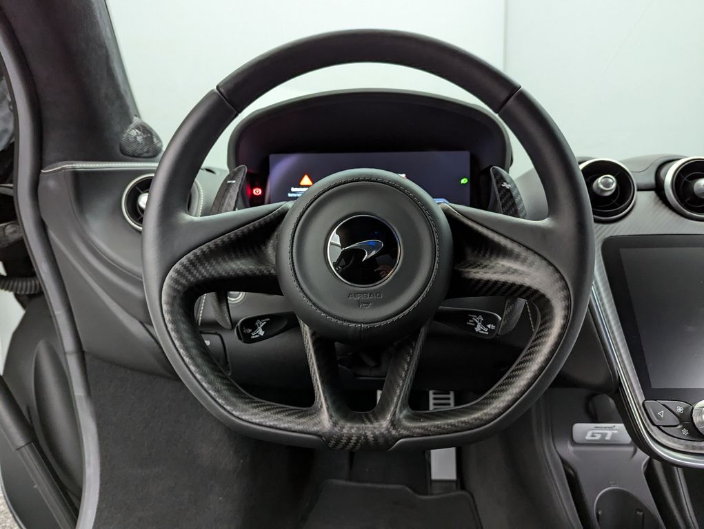 McLaren GT 2023