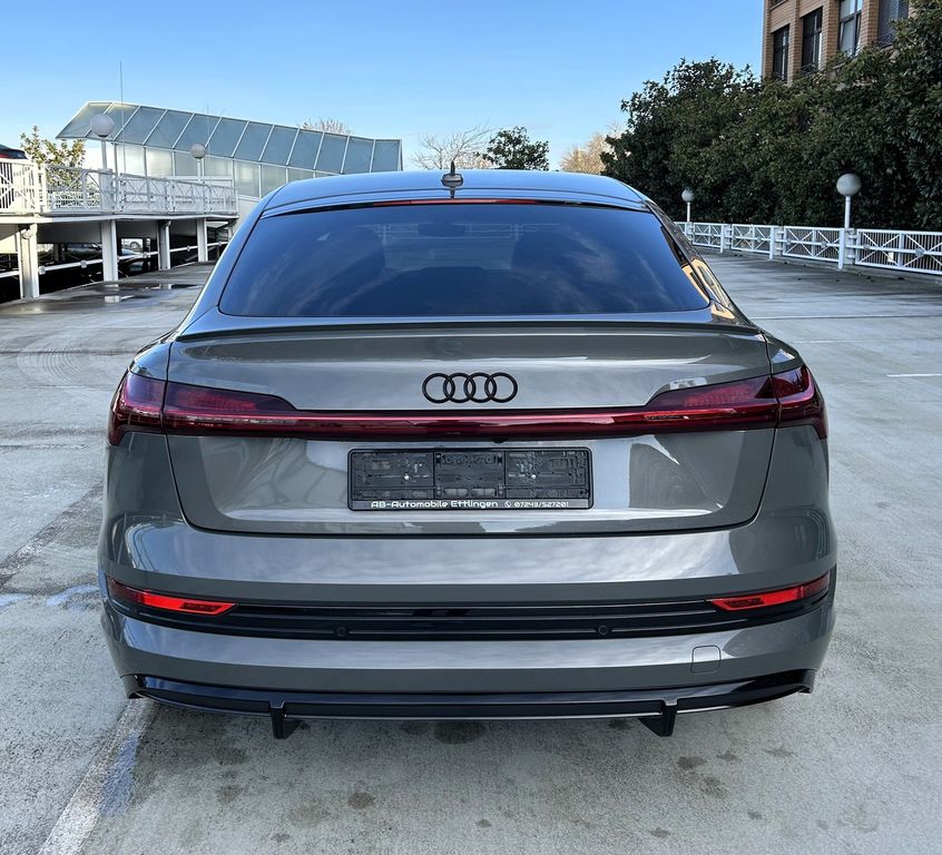 Audi e-tron 2022