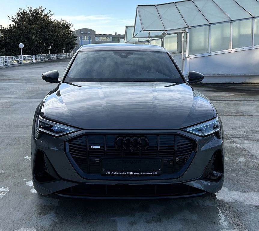 Audi e-tron 2022