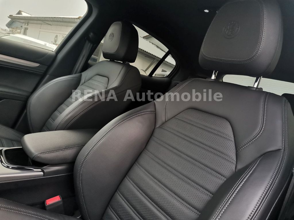 Alfa Romeo Stelvio 2023