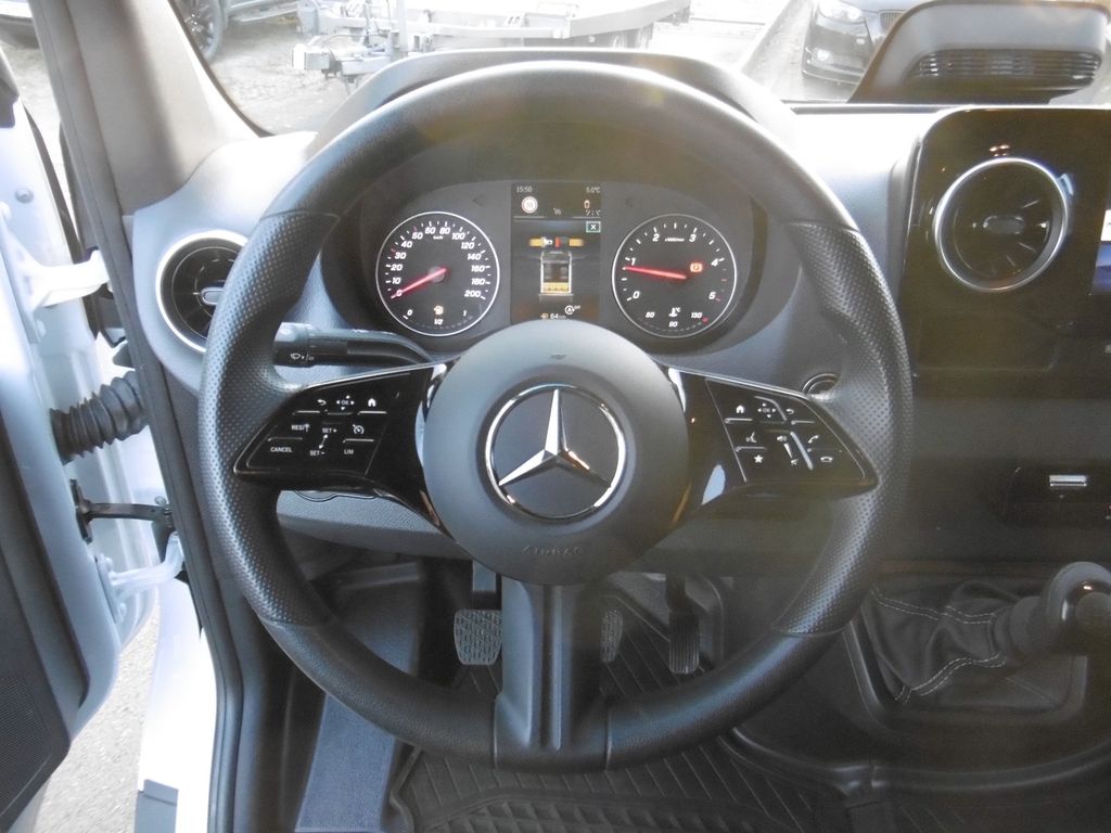 Mercedes-Benz Sprinter 2025