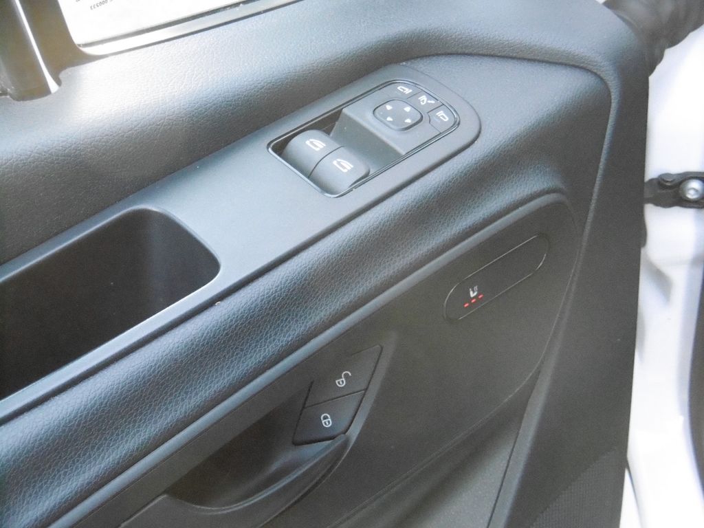 Mercedes-Benz Sprinter 2025