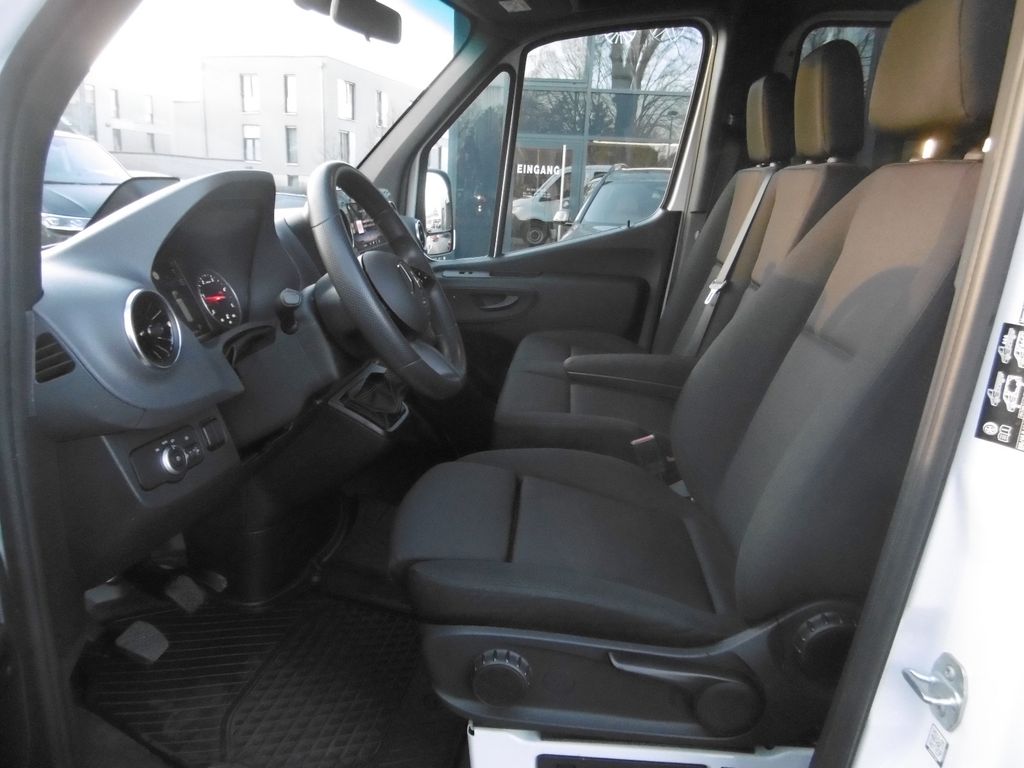 Mercedes-Benz Sprinter 2025