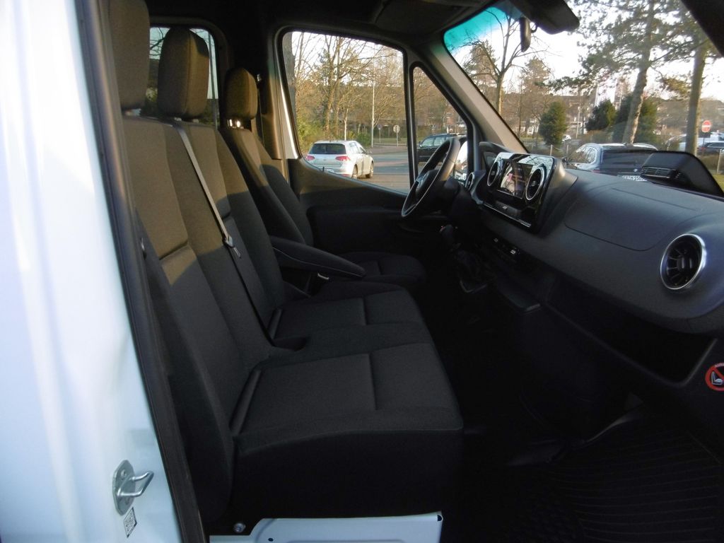 Mercedes-Benz Sprinter 2025