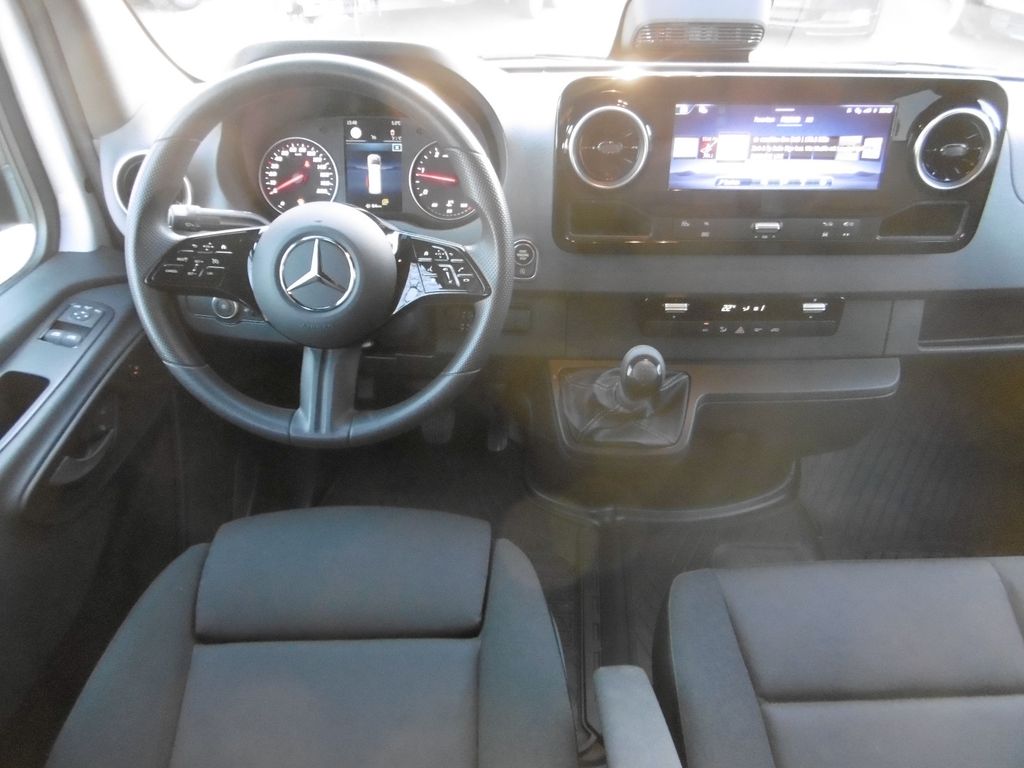 Mercedes-Benz Sprinter 2025
