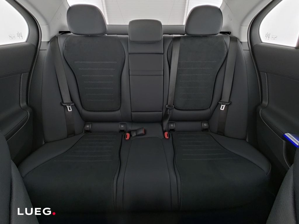 Mercedes-Benz C 200 2025