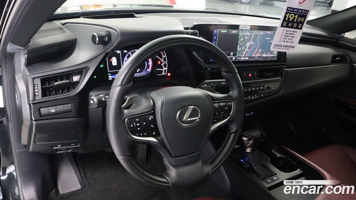Lexus ES 2025