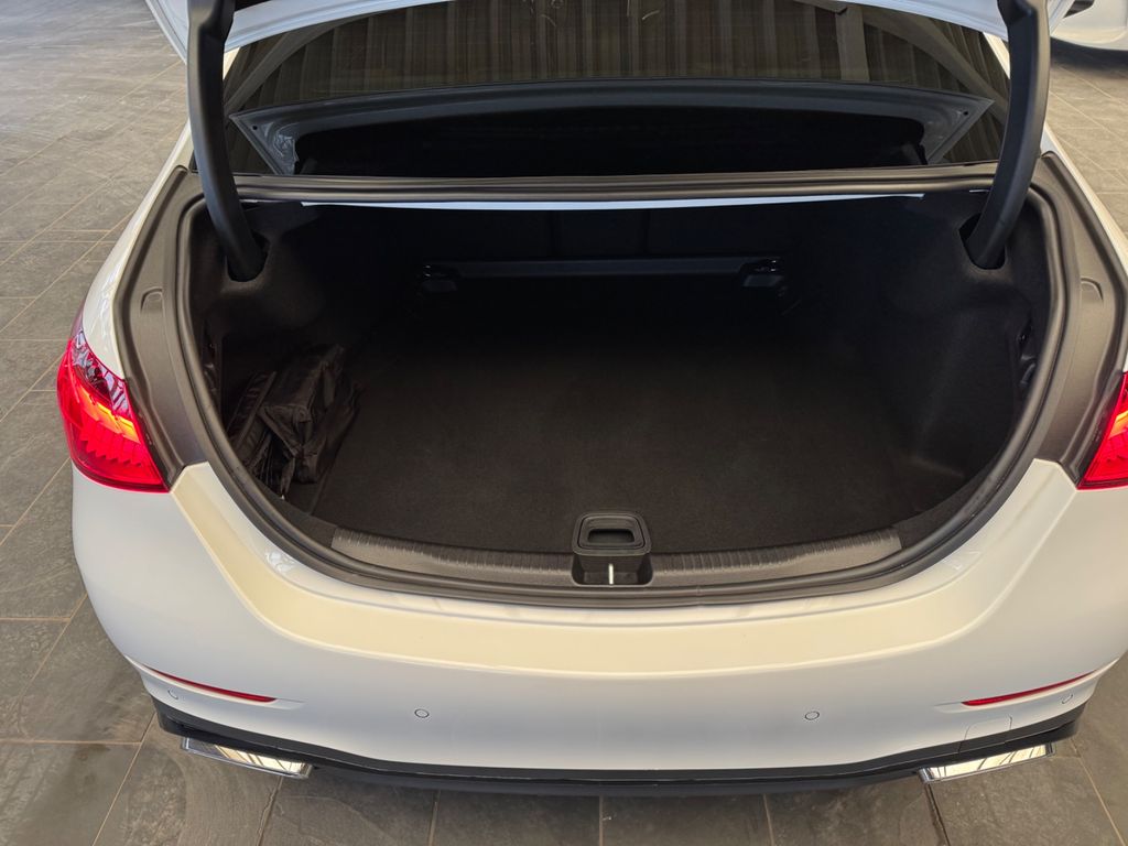 Mercedes-Benz C 200 2025