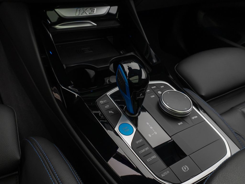 BMW iX3 2022