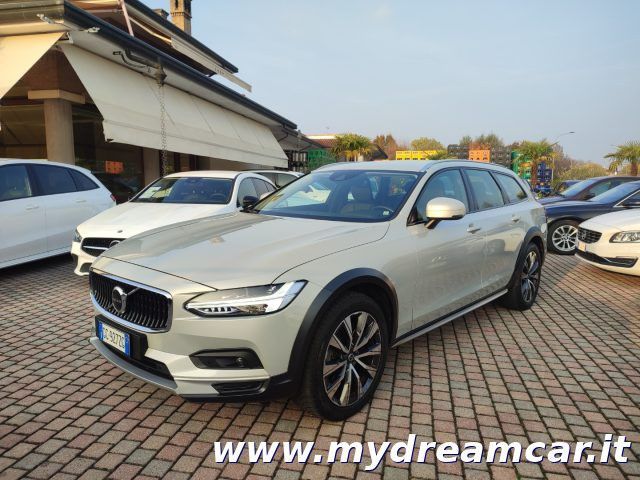 Volvo V90 Cross Country 2021
