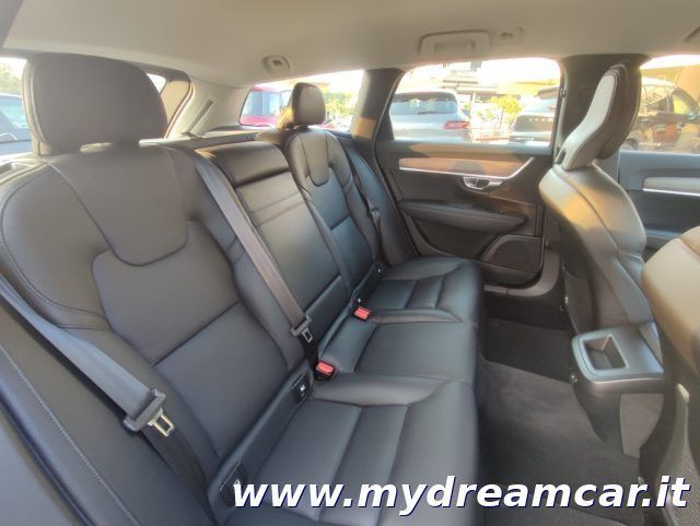 Volvo V90 Cross Country 2021