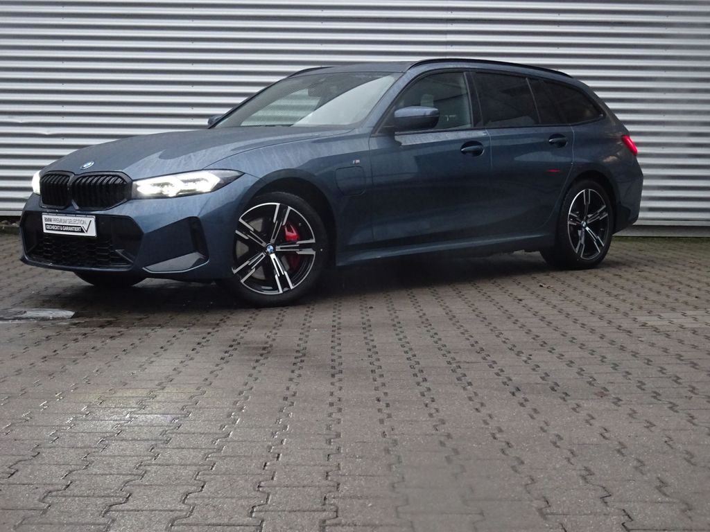 BMW 330 2024