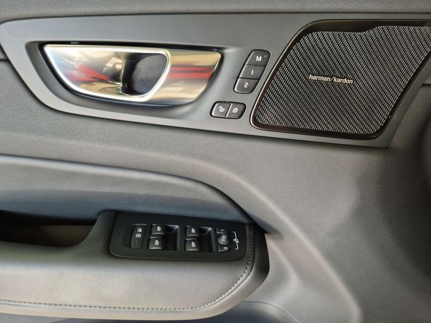Volvo XC60 2025
