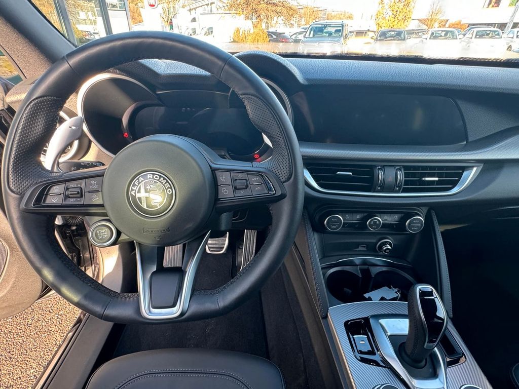 Alfa Romeo Stelvio 2024