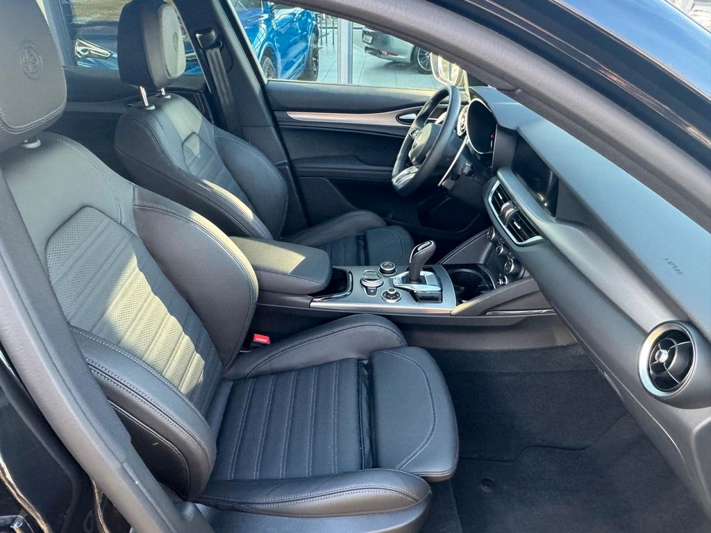 Alfa Romeo Stelvio 2024