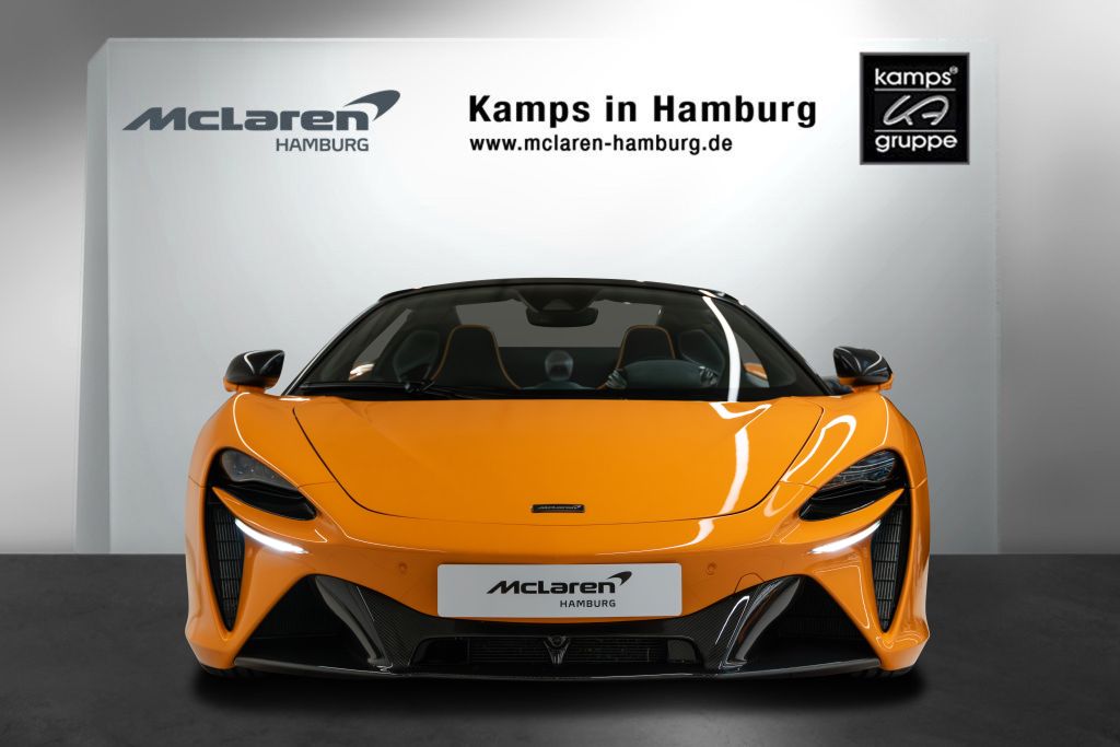 McLaren Artura 2024