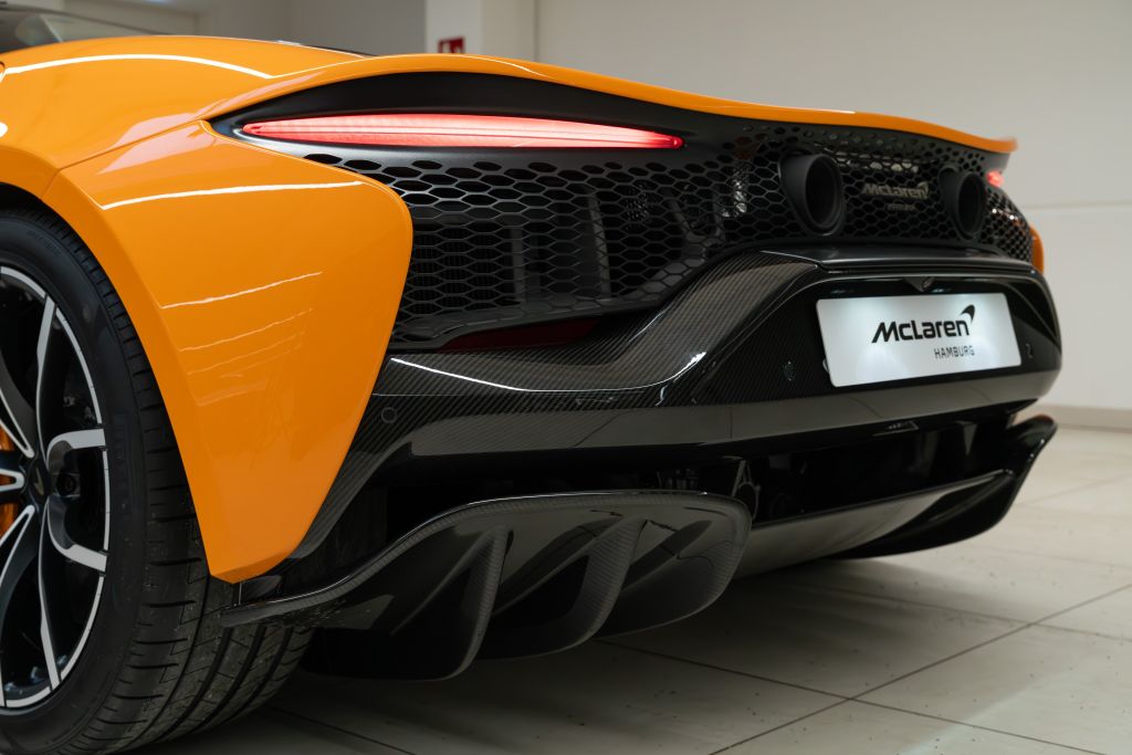 McLaren Artura 2024