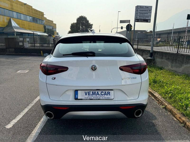 Alfa Romeo Stelvio 2021
