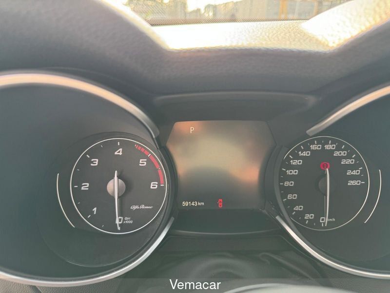 Alfa Romeo Stelvio 2021