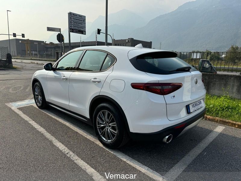 Alfa Romeo Stelvio 2021