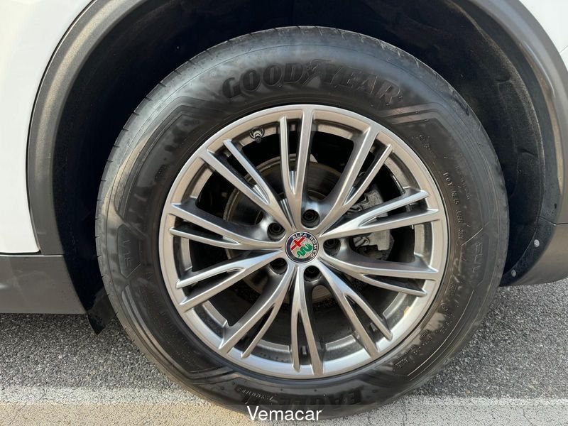 Alfa Romeo Stelvio 2021