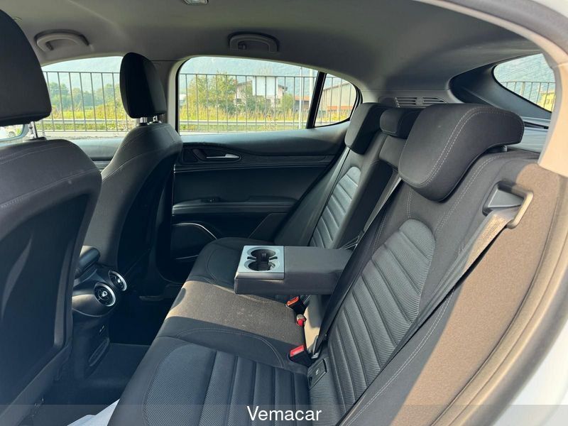 Alfa Romeo Stelvio 2021