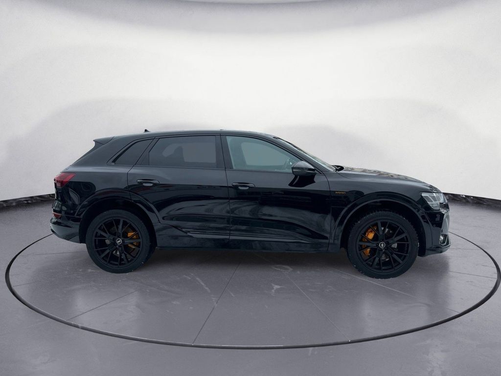 Audi e-tron 2023