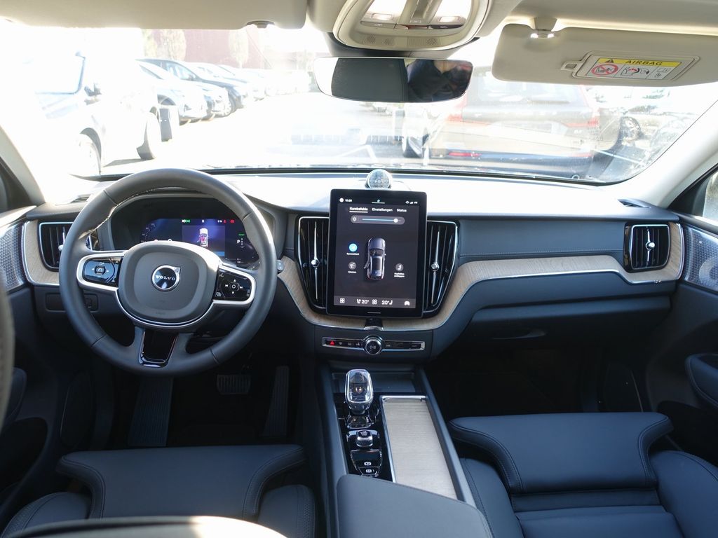 Volvo XC60 2025