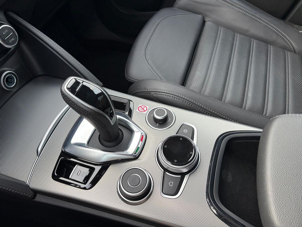 Alfa Romeo Stelvio 2024