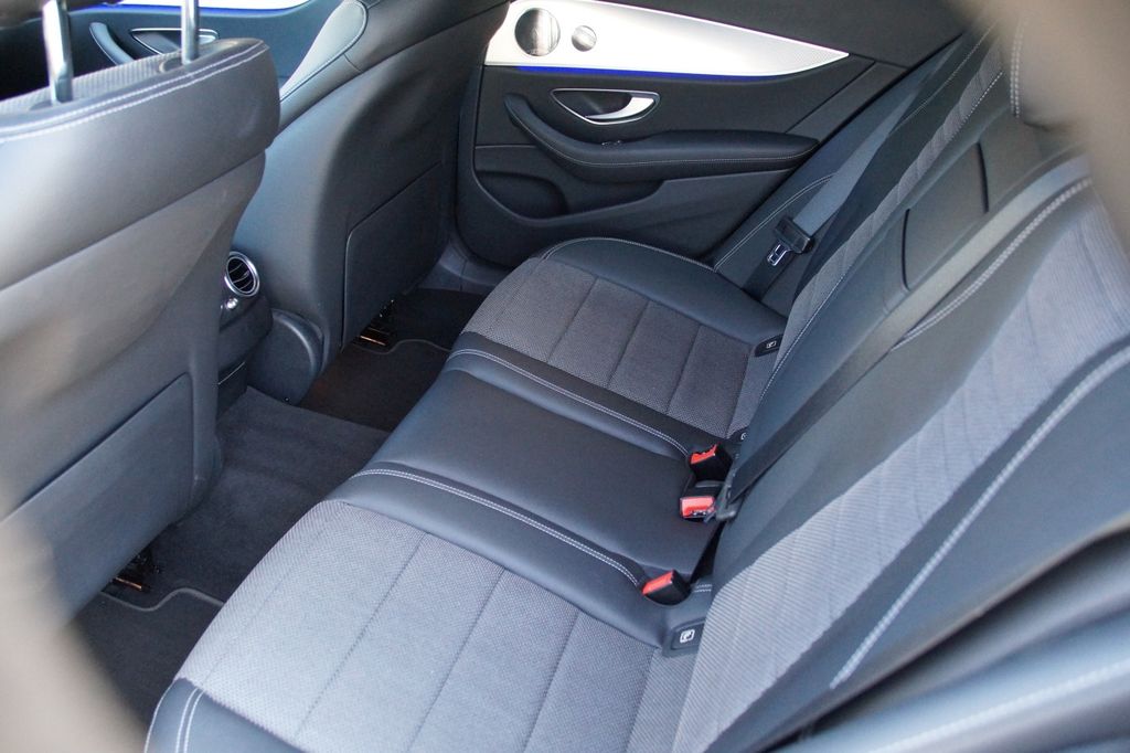 Mercedes-Benz E 300 2022