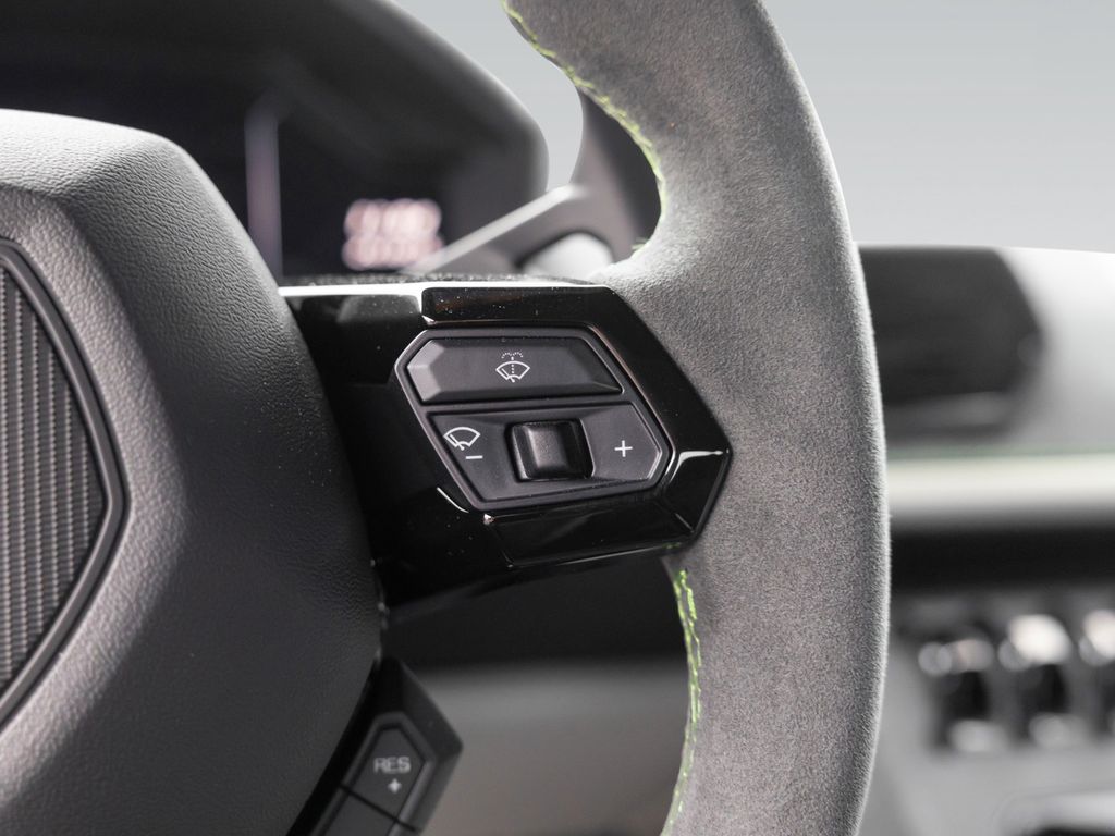 Lamborghini Huracán 2024