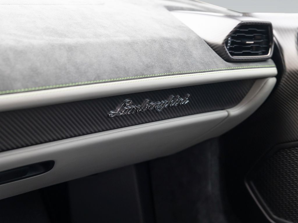 Lamborghini Huracán 2024