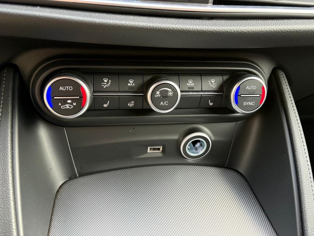 Alfa Romeo Stelvio 2024