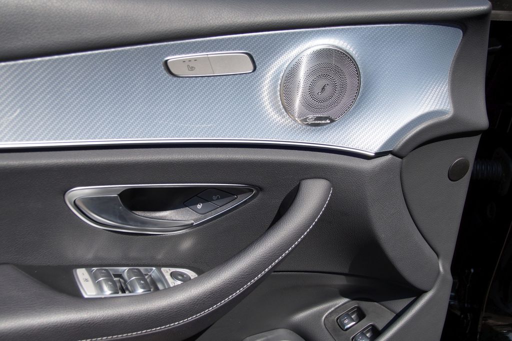 Mercedes-Benz E 300 2022