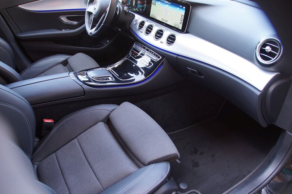 Mercedes-Benz E 300 2022