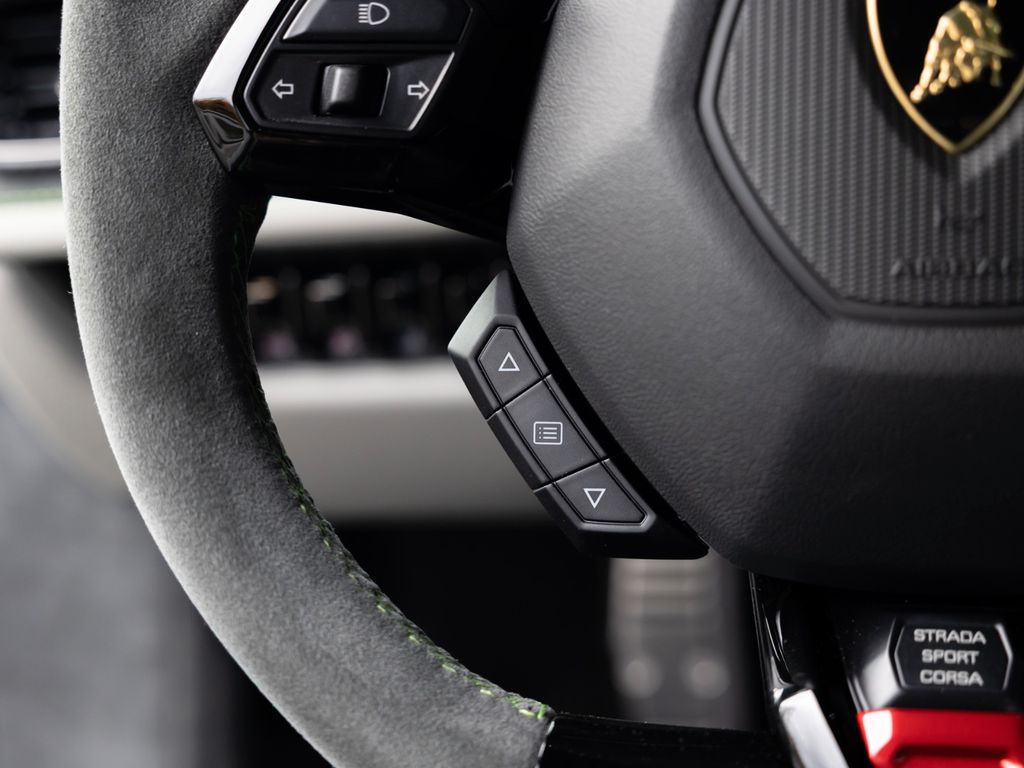 Lamborghini Huracán 2024