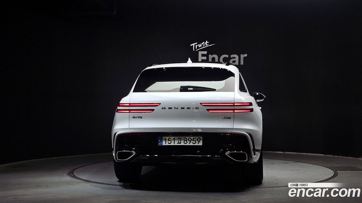 Genesis GV70 2025