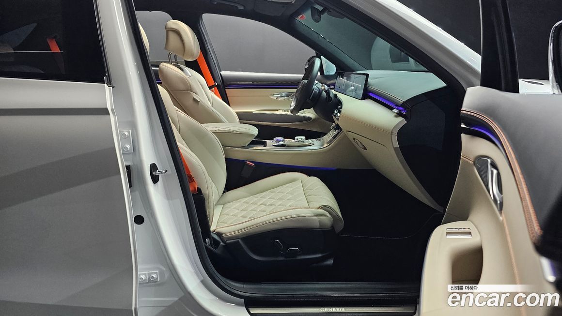 Genesis GV70 2025
