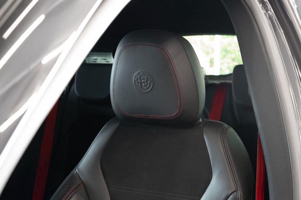 Alfa Romeo Stelvio 2021