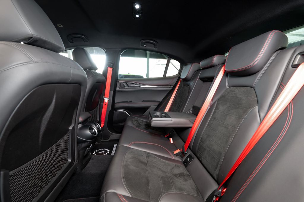 Alfa Romeo Stelvio 2021