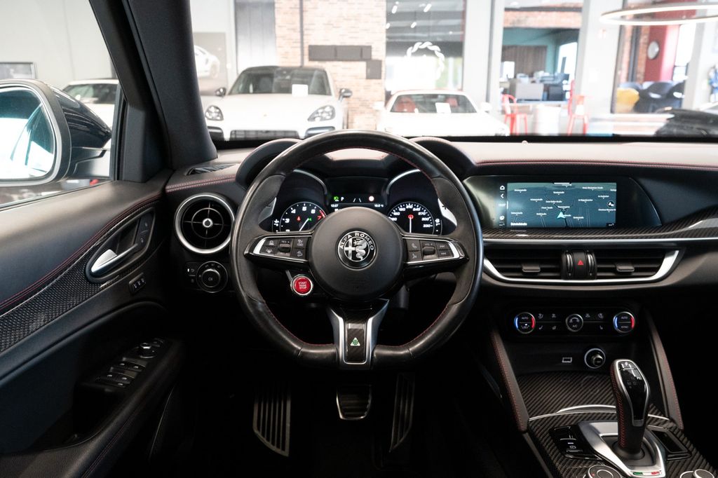 Alfa Romeo Stelvio 2021