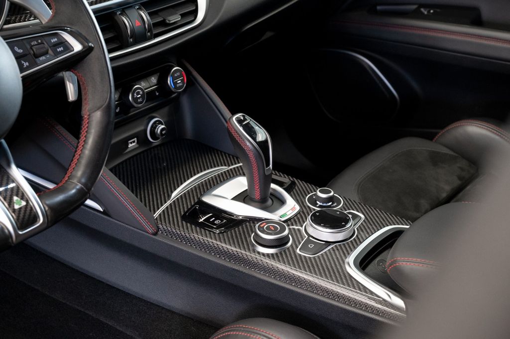 Alfa Romeo Stelvio 2021