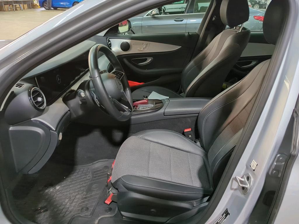 Mercedes-Benz E 220 2023